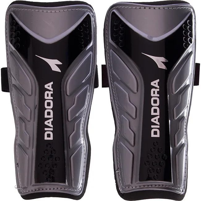 Щитки для футбола
 DIADORA
 FB-602