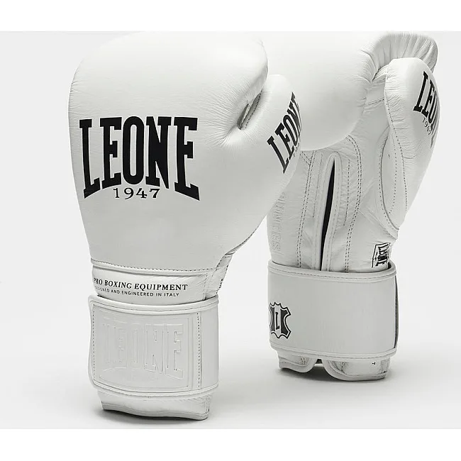 Боксерские перчатки Leone GN111 THE GREATEST White (бинты 4 м. в комплекте)
