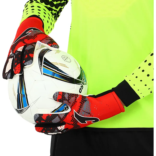Дитячі воротарські рукавички
 JOMA

 HUNTER 401477-601 (Червоно-чорний)