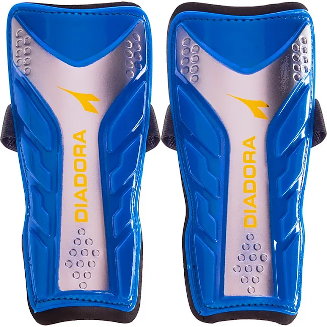 Щитки для футбола
 DIADORA
 FB-602