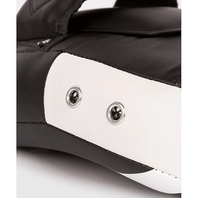 Лапы для бокса VENUM Small Kick Boxing Pad 2.0 Micro Fiber Quality Black White