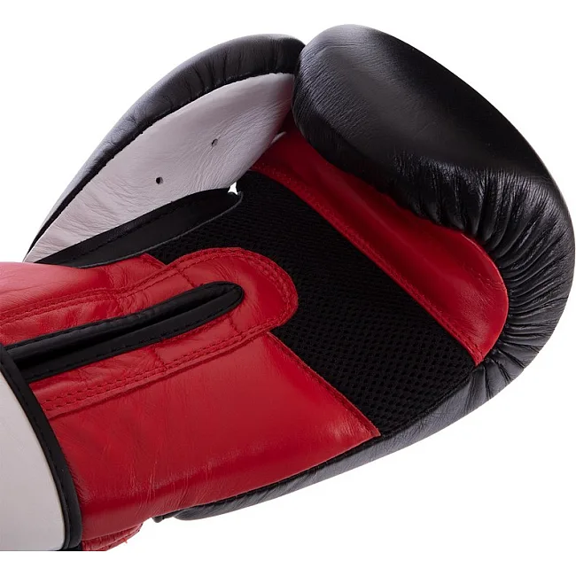 Боксерские перчатки

 кожаные UFC PRO Training UHK-69989 12унций