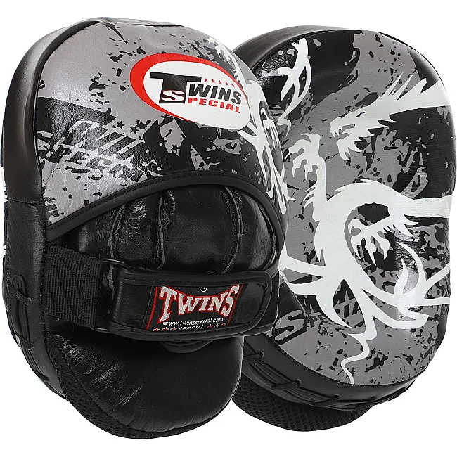 Лапа боксерська зігнута тренувальна шкіра TWINS

 TW4 23x18x6см 2штуки (Чорний)