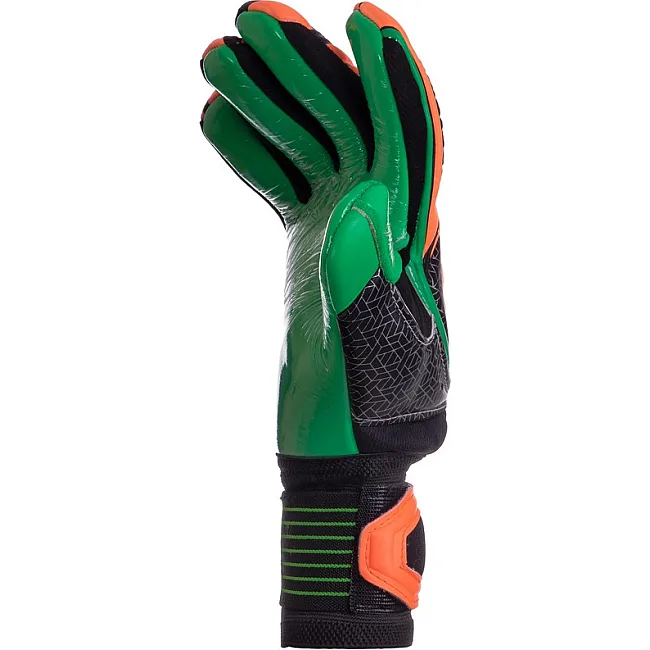 Вратарские перчатки
 профессиональные с защитой пальцев SOCCERMAX GK-001
 7-11