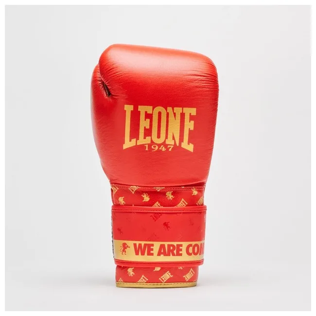 Боксерские перчатки Leone GN220 DNA Red (бинты 4 м. в комплекте)
