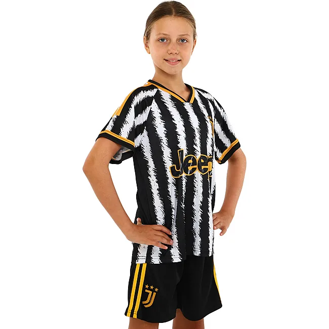Футбольна форма дитяча із символікою клубу
 JUVENTUS домашня 2024 SP-SPORT

 CO-7193 (Білий-чорний)