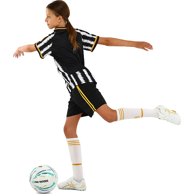 Футбольна форма дитяча із символікою клубу
 JUVENTUS домашня 2024 SP-SPORT

 CO-7193 (Білий-чорний)