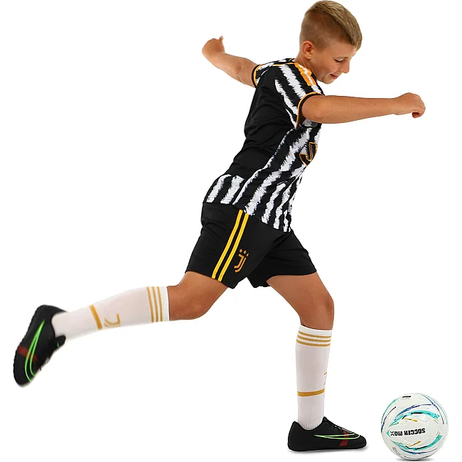Футбольна форма дитяча із символікою клубу
 JUVENTUS домашня 2024 SP-SPORT

 CO-7193 (Білий-чорний)