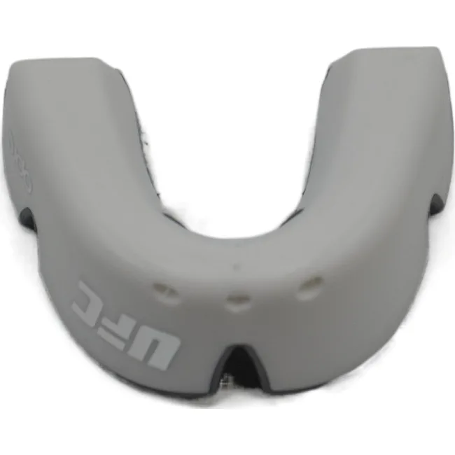 Боксерская капа OPRO Silver UFC взрослая (возраст 11+) White/Silver (ufc.102514003)