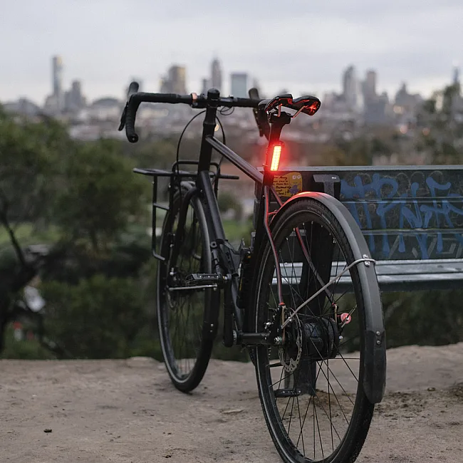 Задняя веломигалка KNOG Blinder Mob V The Face Black 44 Lumens