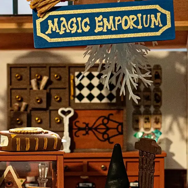 Конструктор 3D міні-будинок Robotime Rolife Kiki's Magic Emporium DG155