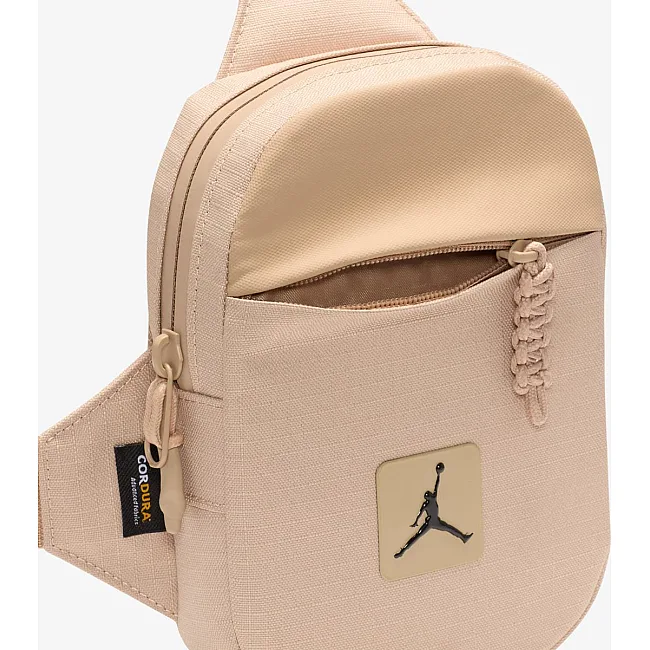 Сумка мужская из-за плеча Nike Jordan JAM FRANCHISE HIP BAG 1L бежевый 21 х 14 х 4 см