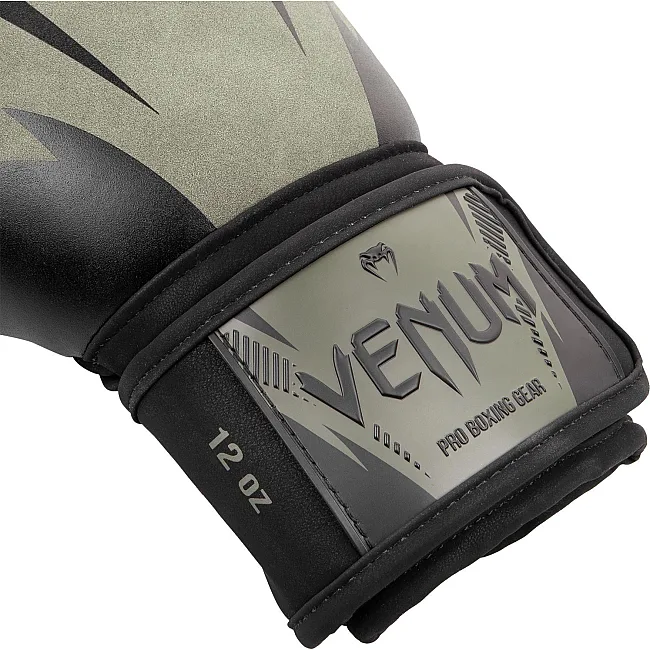 Боксерские перчатки Venum Impact
