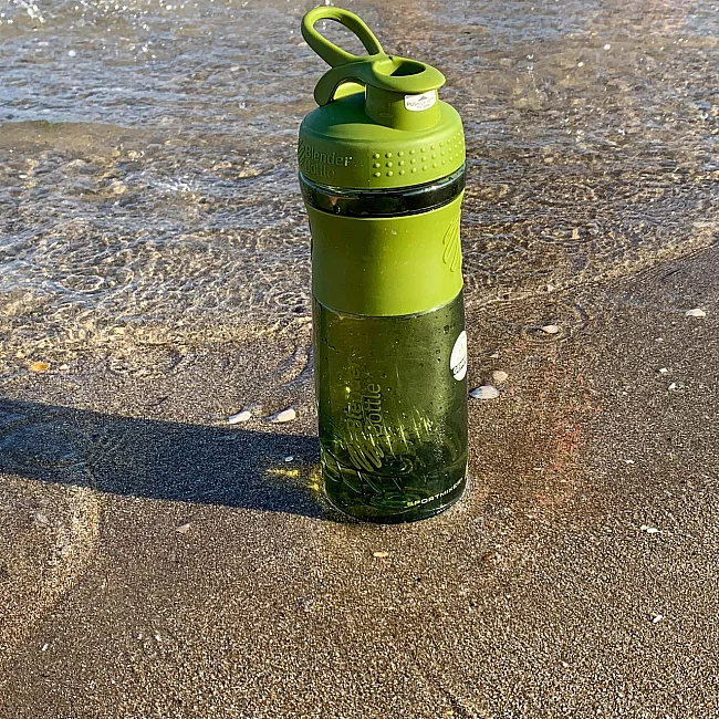 Спортивный шейкер-бутылка BLENDERBOTTLE SportMixer Flip 28oz/820мл Moss Green