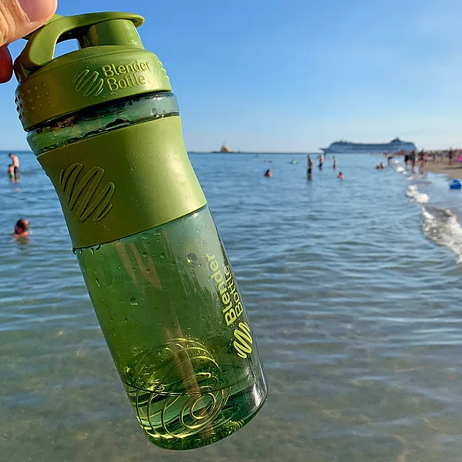 Спортивный шейкер-бутылка BLENDERBOTTLE SportMixer Flip 28oz/820мл Moss Green