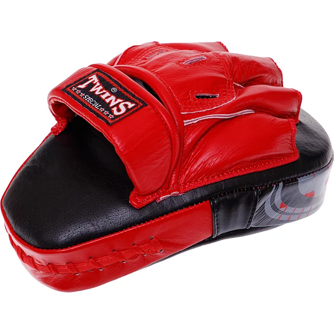 Лапа боксерская изогнутая тренировочная кожа TWINS

 FPML10-43 25x19x9см 1штука (Белый)