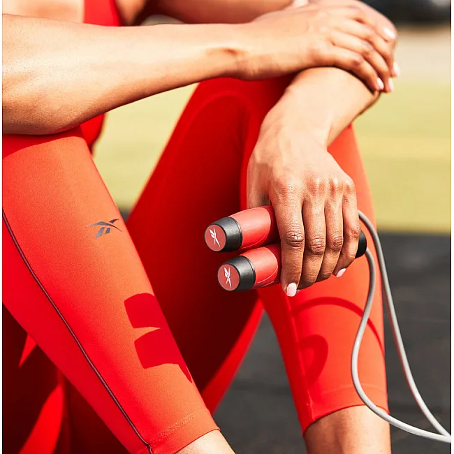 Скакалка REEBOK Premium Skipping Rope черная, красная 280 см