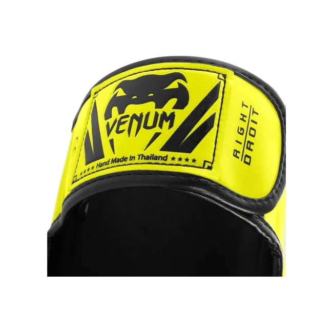 Захисні щитки для ніг VENUM Elite Standup Neo Yellow