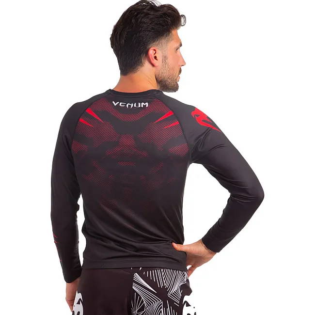 Рашгард лонгслив мужской VENUM
 NOGI 2.0 CO-8136 (Черный-коричневый)