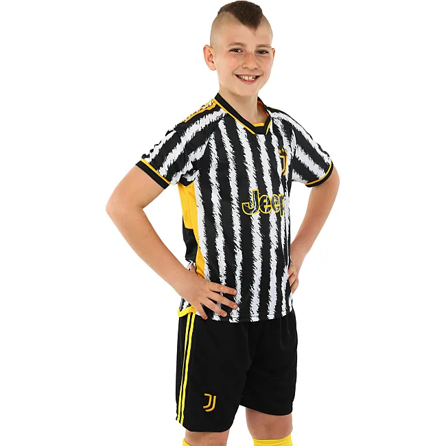 Футбольна форма дитяча із символікою клубу
 JUVENTUS домашня 2024 SP-SPORT
 CO-6311 20-28