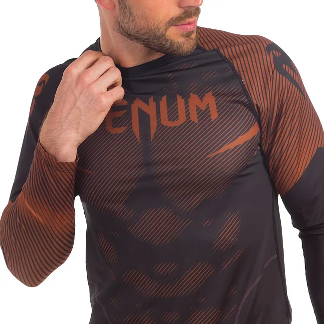 Рашгард лонгслив мужской VENUM
 NOGI 2.0 CO-8136 (Черный-коричневый)