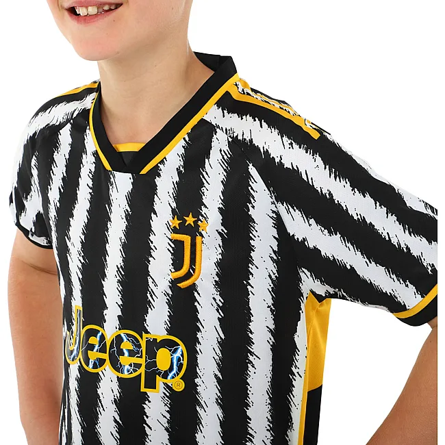 Футбольна форма дитяча із символікою клубу
 JUVENTUS домашня 2024 SP-SPORT
 CO-6311 20-28