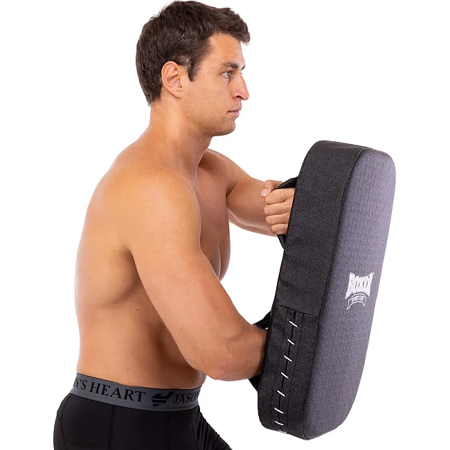 Макивара Прямая тренировочная для отработки ударов кирза BOXER
 1018-01 60х40х10см 1шт