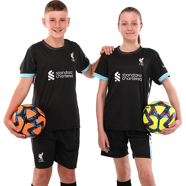 Футбольна форма дитяча із символікою клубу
 LIVERPOOL гостьова 2025 SP-SPORT

 CO-4713 20-28 (Чорний)