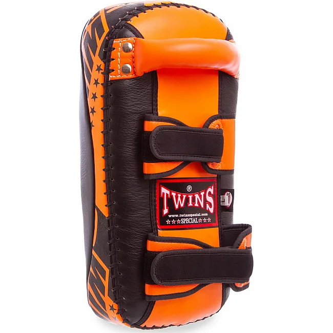 Тай-пэд ударный для Муай Тай прямой с ремнями и ручкой кожа TWINS
 KPL2-L 20x41x6см 1шт (Черный-оранжевый)