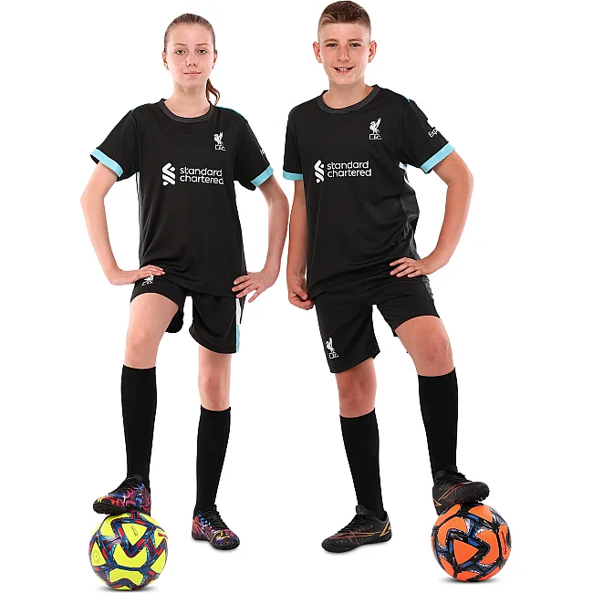 Футбольна форма дитяча із символікою клубу
 LIVERPOOL гостьова 2025 SP-SPORT

 CO-4713 20-28 (Чорний)
