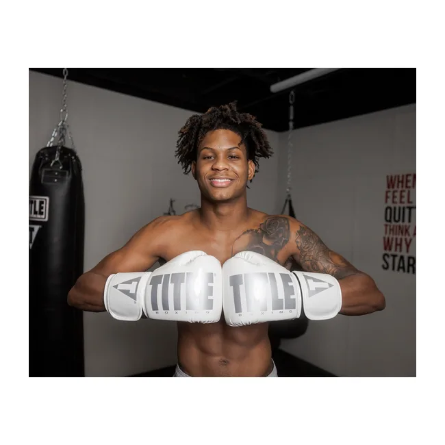 Перчатки для бокса эластичные TITLE Boxing Inferno Intensity White White