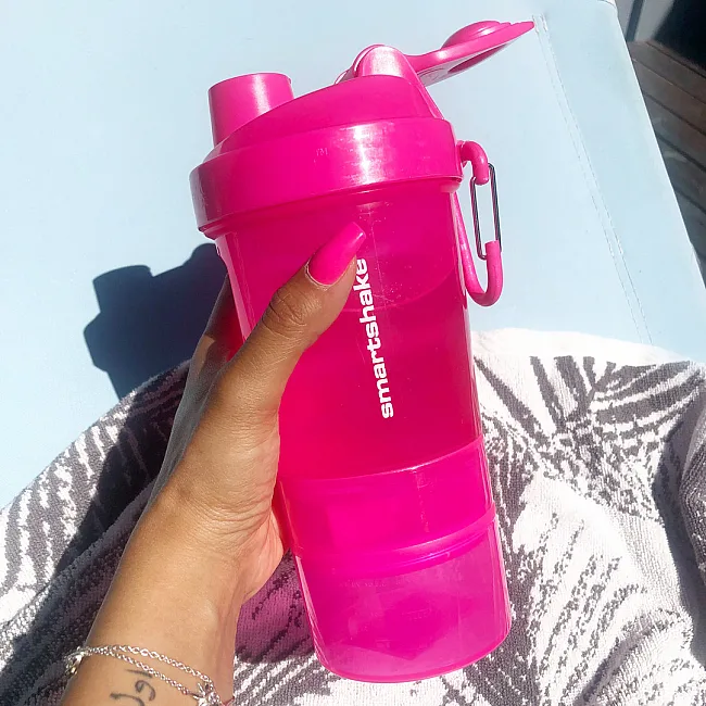 Спортивный шейкер SMARTSHAKE Original2GO 600мл Neon Pink