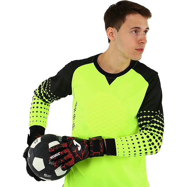 Вратарские перчатки
 профессиональные с защитой пальцев JOMA

 GK-PRO 400908-106
 7-12 (Черный-красный)