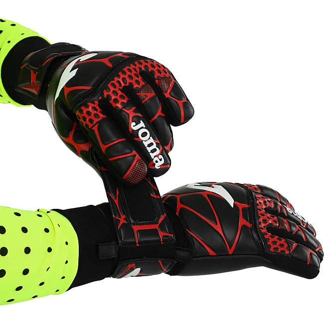 Вратарские перчатки
 профессиональные с защитой пальцев JOMA

 GK-PRO 400908-106
 7-12 (Черный-красный)