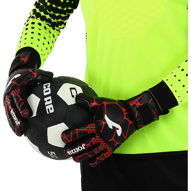 Вратарские перчатки
 профессиональные с защитой пальцев JOMA

 GK-PRO 400908-106
 7-12 (Черный-красный)