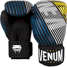 Боксерские перчатки Venum Plasma