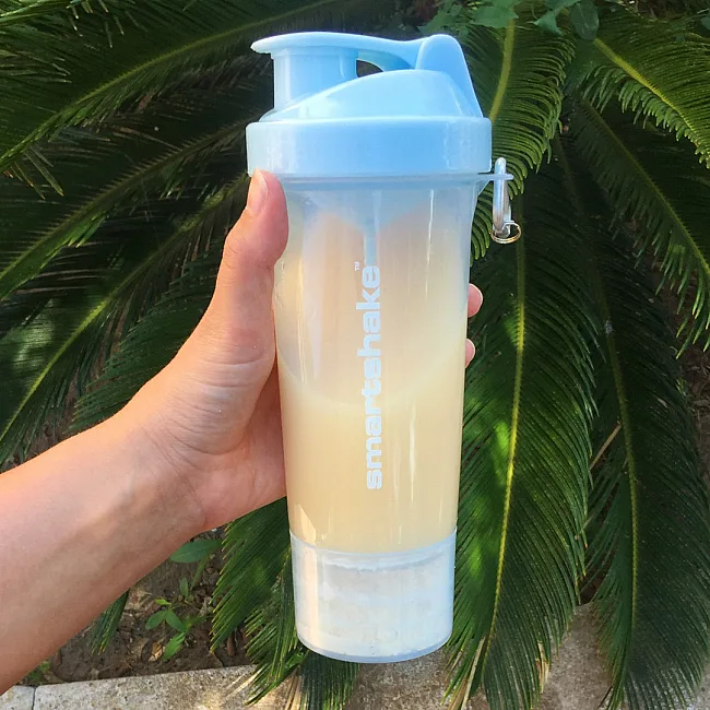 Спортивный шейкер SMARTSHAKE Slim 500мл Neon Blue