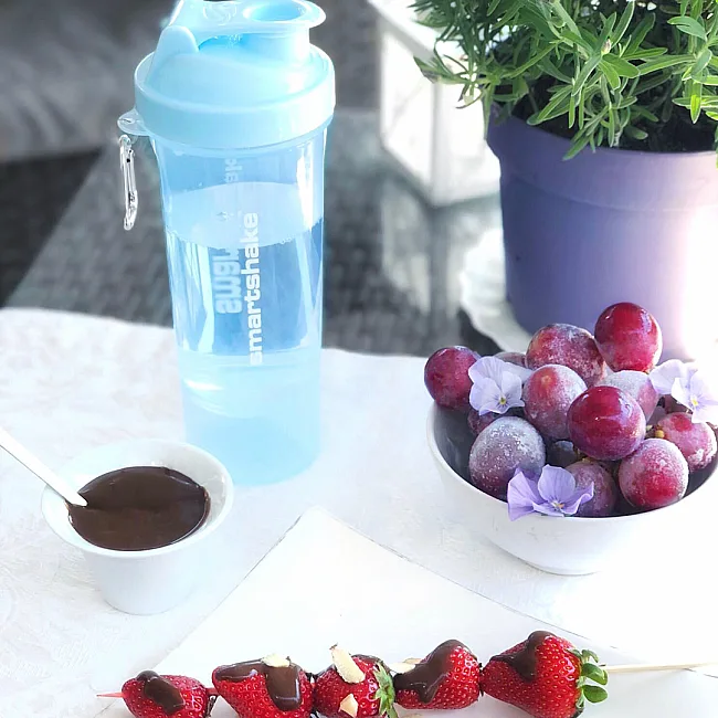 Спортивный шейкер SMARTSHAKE Slim 500мл Neon Blue