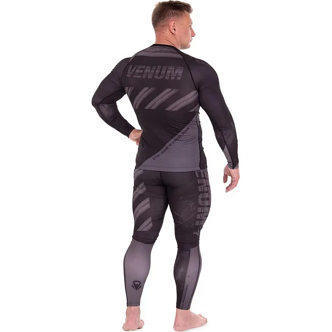 Рашгард лонгслив мужской VENUM
 AMRAP 9507 XXS
-XXL
