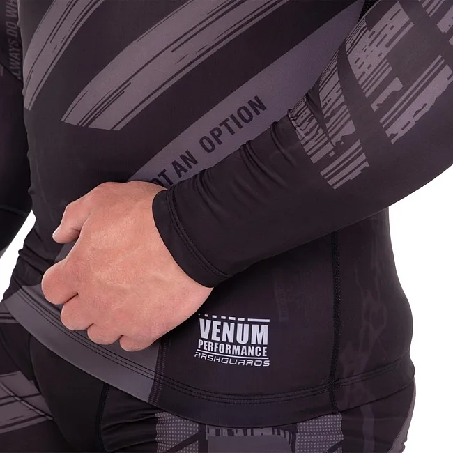 Рашгард лонгслив мужской VENUM
 AMRAP 9507 XXS
-XXL