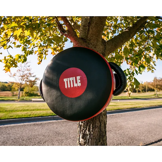 Макивара круглая TITLE Boxing Wrap-Around Stationary Punch Shield Black/Red
