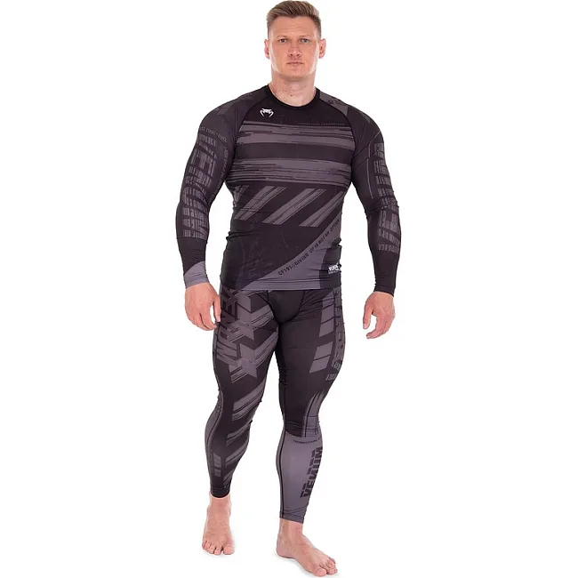 Рашгард лонгслив мужской VENUM
 AMRAP 9507 XXS
-XXL