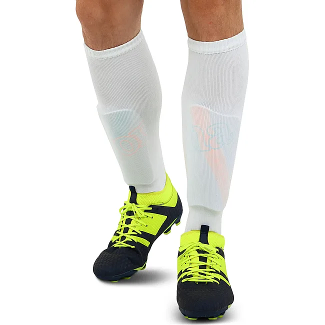 Щитки для футбола
 JOMA

 PANTHER 401493-018 (Серебряный)