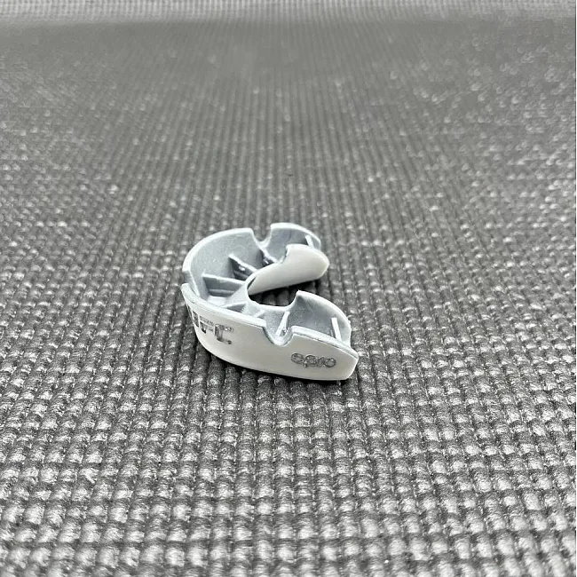 Капа для бокса OPRO Silver UFC детская (возраст до 10) White/Silver (ufc.102515003)