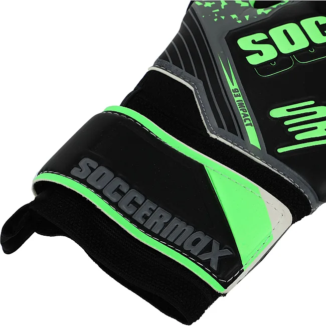 Вратарские перчатки
 профессиональные с защитой пальцев SOCCERMAX GK-4316
 7-11 (Черный-зеленый)