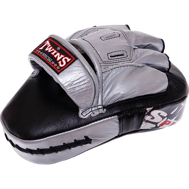 Лапа боксерская изогнутая тренировочная кожа TWINS FPML10-51 25x19x9см 1штука (Черный-золотой)