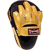 Лапа боксерская изогнутая тренировочная кожа TWINS FPML10-51 25x19x9см 1штука (Черный-золотой)