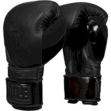 Боксерские перчатки Title Black Heavy Bag Gloves 2.0