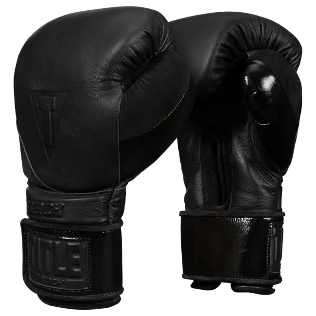 Боксерские перчатки Title Black Heavy Bag Gloves 2.0