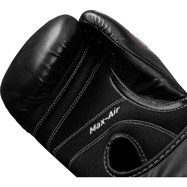 Боксерские перчатки TITLE Classic Black Max Black (бинты 4м. в комплекте)